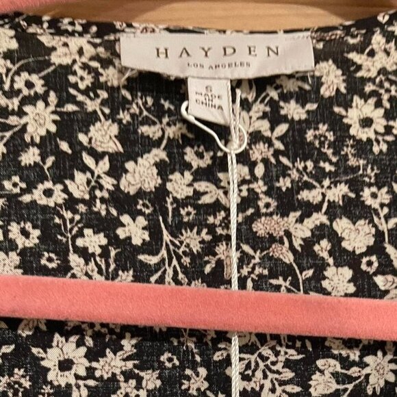 Hayden LA Floral Top - Picture 2 of 2